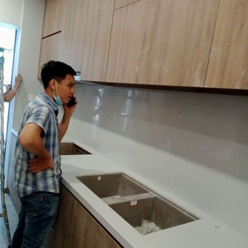 Đá bàn bếp nhân tạo Trắng hoa lê