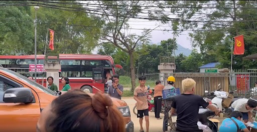 Đoàn xe của Mộc Tinh Hoa cùng Hiệp hội Doanh nghiệp Kinh doanh Bếp và Gia dụng Việt Nam đã đến Tuyên Quang