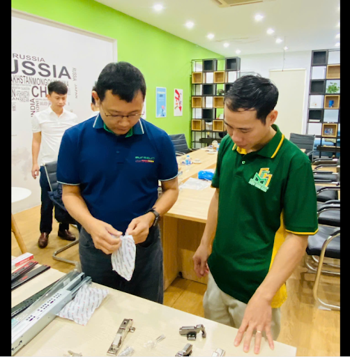 Mộc Tinh Hoa trải nghiệm trực tiếp sản phẩm mới của GrandX